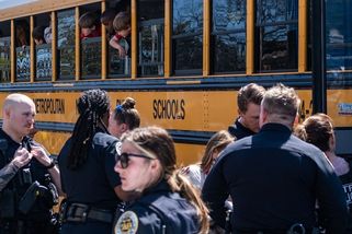 Tragédie, na kterou si svět zvykl. Zemřela ředitelka, údržbář, učitelka a tři třeťáci - Seznam Zprávy